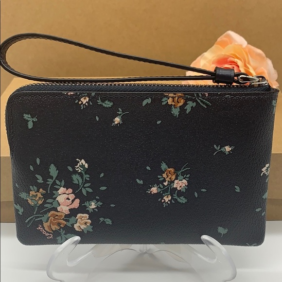 COACH COACH Corner Zip Wristlet with rose bouquet - Picture 6 of 14